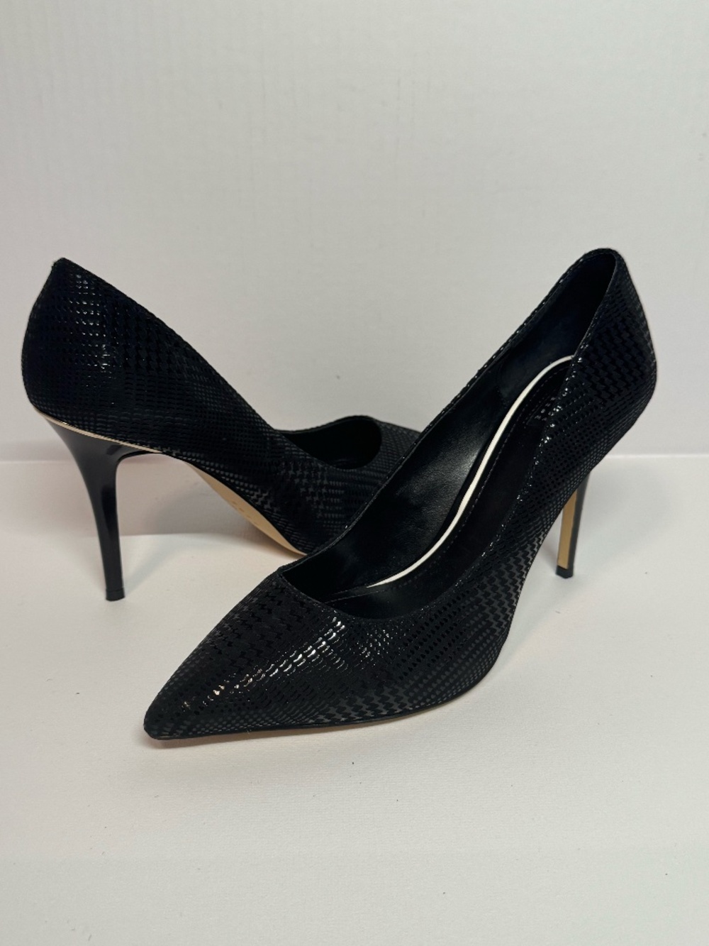 White House Black Market Black Textured Pointed Toe Stiletto Heels Size 9.5
